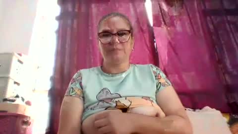 Snapshot of julianaputa chatting on 19, 6, 2026 julianaputa online show from 19, 6, 2026