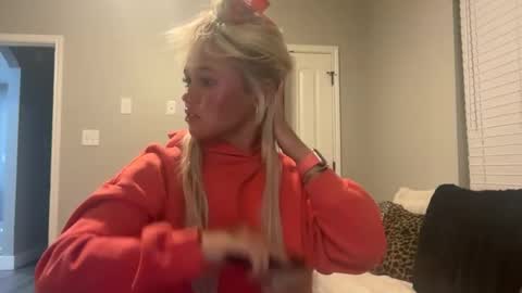 Snapshot of juliannapeyton chatting on 17, 7, 2026 Julianna Peyton online show from 17, 7, 2026