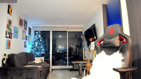 Snapshot of julidavila chatting on 31, 12, 2024 Jeimy Help me to reach 100 thumbs up online show from 31, 12, 2024