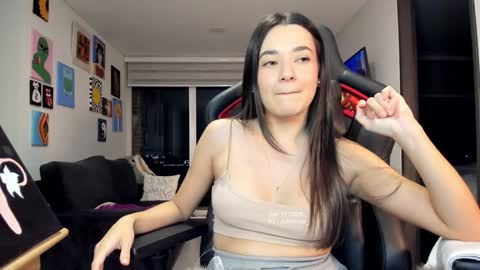 Snapshot of julidavila chatting on 18, 1, 2025 Jeimy Help me to reach 100 thumbs up online show from 18, 1, 2025