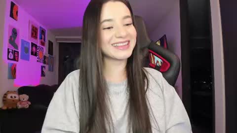 Snapshot of julidavila chatting on 7, 7, 2026 Jeimy Help me to reach 100 thumbs up online show from 7, 7, 2026