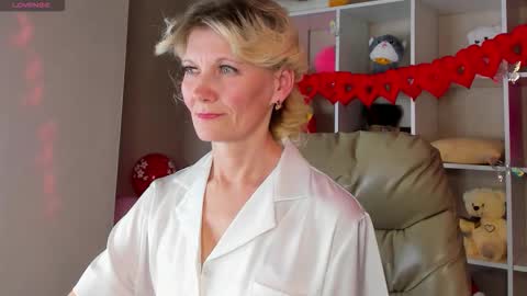 Snapshot of julie_lucasss chatting on 14, 2, 2026 Julie Lucasss online show from 14, 2, 2026