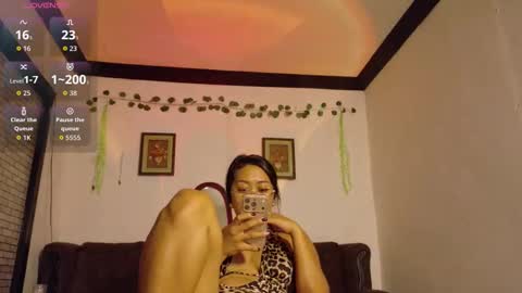 Snapshot of julie_vixen chatting on 23, 11, 2025 julie_vixen online show from 23, 11, 2025