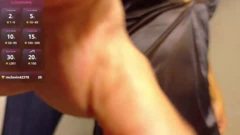 Snapshot of julie_vixen chatting on 27, 11, 2025 julie_vixen online show from 27, 11, 2025
