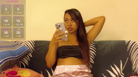 Snapshot of julie_vixen chatting on 21, 12, 2025 julie_vixen online show from 21, 12, 2025