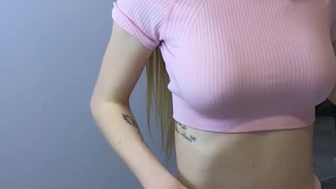 Snapshot of juliejuliette chatting on 18, 2, 2025 Julia online show from 18, 2, 2025