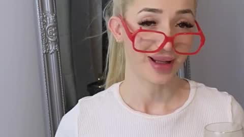 Snapshot of juliejuliette chatting on 23, 2, 2025 Julia online show from 23, 2, 2025