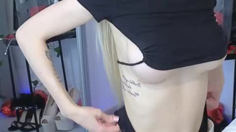 Snapshot of juliejuliette chatting on 10, 3, 2025 Julia online show from 10, 3, 2025