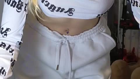 Snapshot of juliejuliette chatting on 24, 10, 2025 Julia online show from 24, 10, 2025