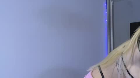 Snapshot of juliejuliette chatting on 27, 11, 2025 Julia online show from 27, 11, 2025