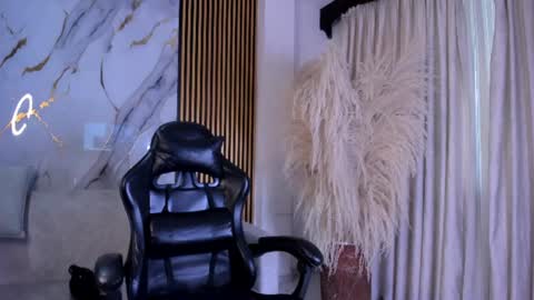 Snapshot of juliensaint_ chatting on 12, 7, 2026 Julien online show from 12, 7, 2026