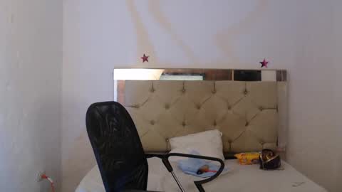 julieta__fox_ online show from 4, 2, 2025