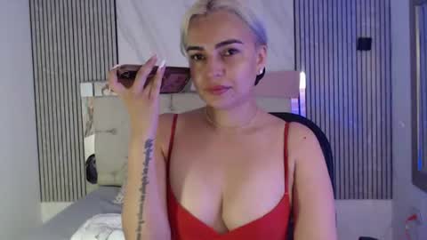 julieta__fox_ online show from 12, 7, 2026