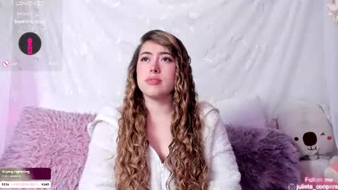 Snapshot of julieta_cooper20 chatting on 19, 7, 2026 Juli online show from 19, 7, 2026