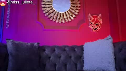 Snapshot of julieta_russell chatting on 19, 6, 2026 Julieta online show from 19, 6, 2026