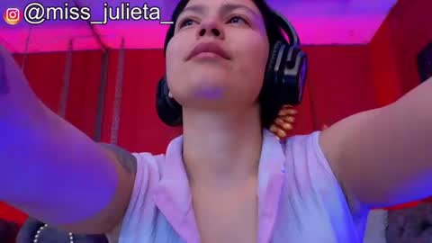 Snapshot of julieta_russell chatting on 4, 7, 2026 Julieta online show from 4, 7, 2026