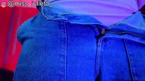 Snapshot of julieta_russell chatting on 10, 7, 2026 Julieta online show from 10, 7, 2026