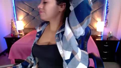 Snapshot of julietacollins06 chatting on 22, 12, 2025 julietacollins06 online show from 22, 12, 2025