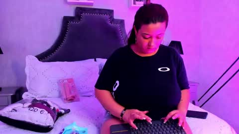 julietakane online show from 10, 12, 2024