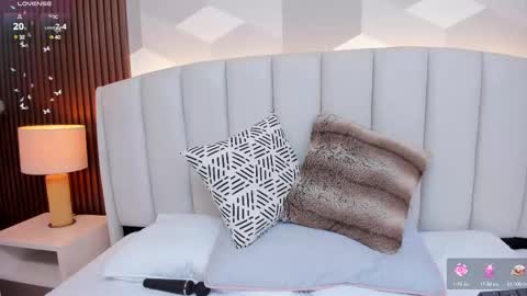 Julieta Santos online show from 4, 3, 2025