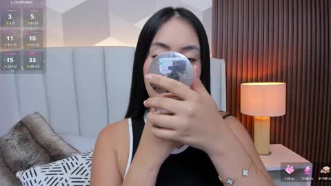 Julieta Santos online show from 6, 3, 2025