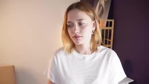 Mia online show from 9, 9, 2025