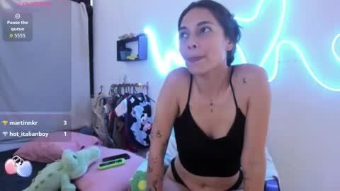 Snapshot of juliette_sweet05 chatting on 27, 9, 2025 juliette online show from 27, 9, 2025