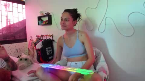 Snapshot of juliette_sweet05 chatting on 7, 10, 2025 juliette online show from 7, 10, 2025