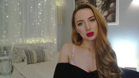 JulietteSensual online show from 25, 1, 2025