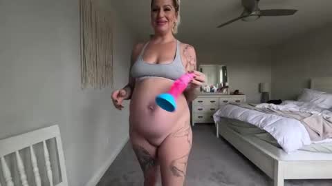 Julie online show from 6, 12, 2024