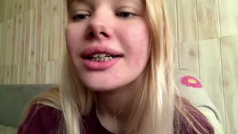 Snapshot of juligwartney chatting on 2, 7, 2026 Malin online show from 2, 7, 2026