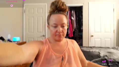 Snapshot of julimonroe chatting on 23, 9, 2025 Juli Monroe online show from 23, 9, 2025