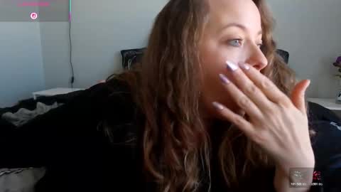 Snapshot of julimonroe chatting on 5, 1, 2026 Juli Monroe online show from 5, 1, 2026