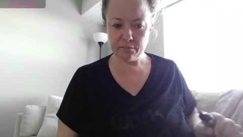 Snapshot of julimonroe chatting on 12, 1, 2026 Juli Monroe online show from 12, 1, 2026