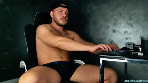 JULiUS   online show from 18, 2, 2026