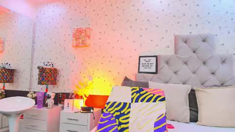 Julieta Reyes   online show from 9, 9, 2025