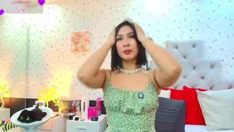 Snapshot of jullietareyes chatting on 8, 5, 2026 Julieta Reyes online show from 8, 5, 2026