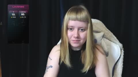 Snapshot of june_shy0 chatting on 23, 11, 2025 June online show from 23, 11, 2025