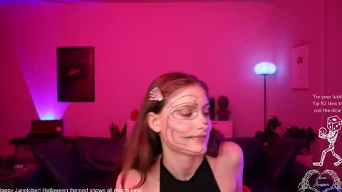 Snapshot of junejuniper chatting on 1, 10, 2025 June Juniper online show from 1, 10, 2025