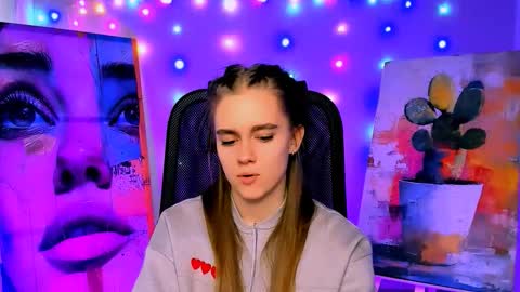 junewoods online show from 12, 2, 2026