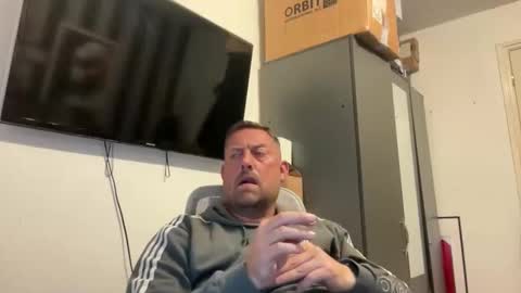 Snapshot of junky345 chatting on 17, 5, 2026 Junky online show from 17, 5, 2026