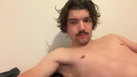 just_a_guy_with_a_big_cock online show from 5, 1, 2026