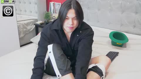 just_gay_ online show from 4, 2, 2025