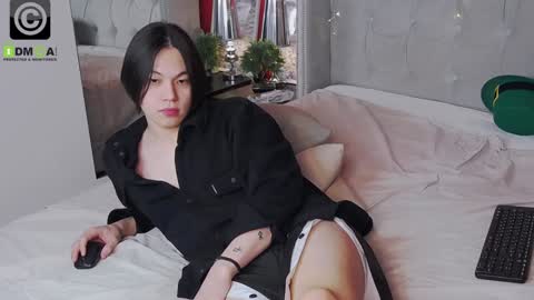 just_gay_ online show from 4, 2, 2025