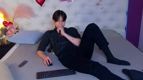 just_gay_ online show from 18, 2, 2025