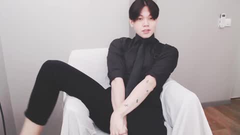 just_gay_ online show from 20, 2, 2025
