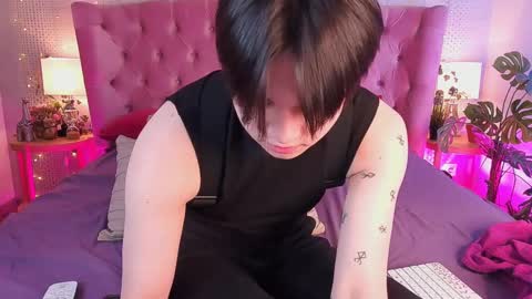 just_gay_ online show from 8, 3, 2025