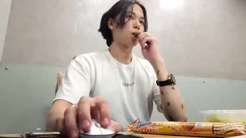 just_gay_ online show from 23, 10, 2025