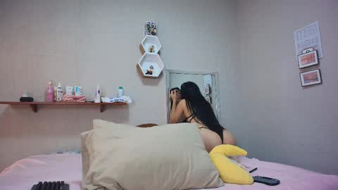 Snapshot of just_isa chatting on 30, 5, 2026 Isa y Luci online show from 30, 5, 2026