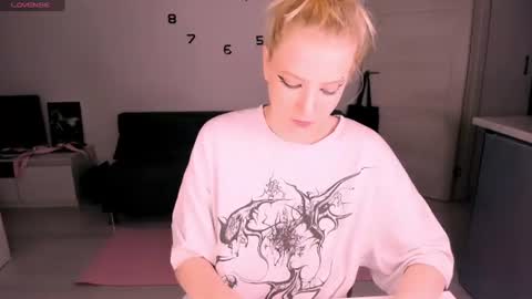 Snapshot of just_jessy_meow chatting on 26, 7, 2026 JESSY online show from 26, 7, 2026